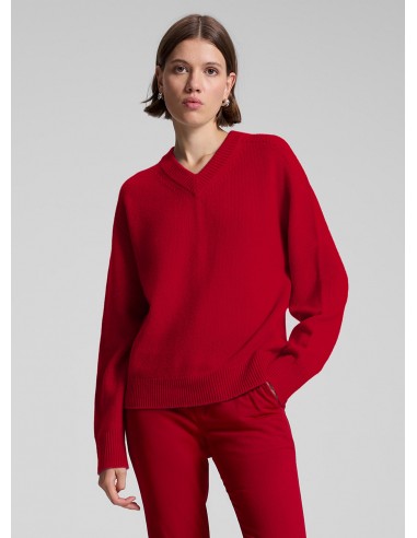 Calven Cashmere V Neck Sweater s'inspire de l'anatomie humaine